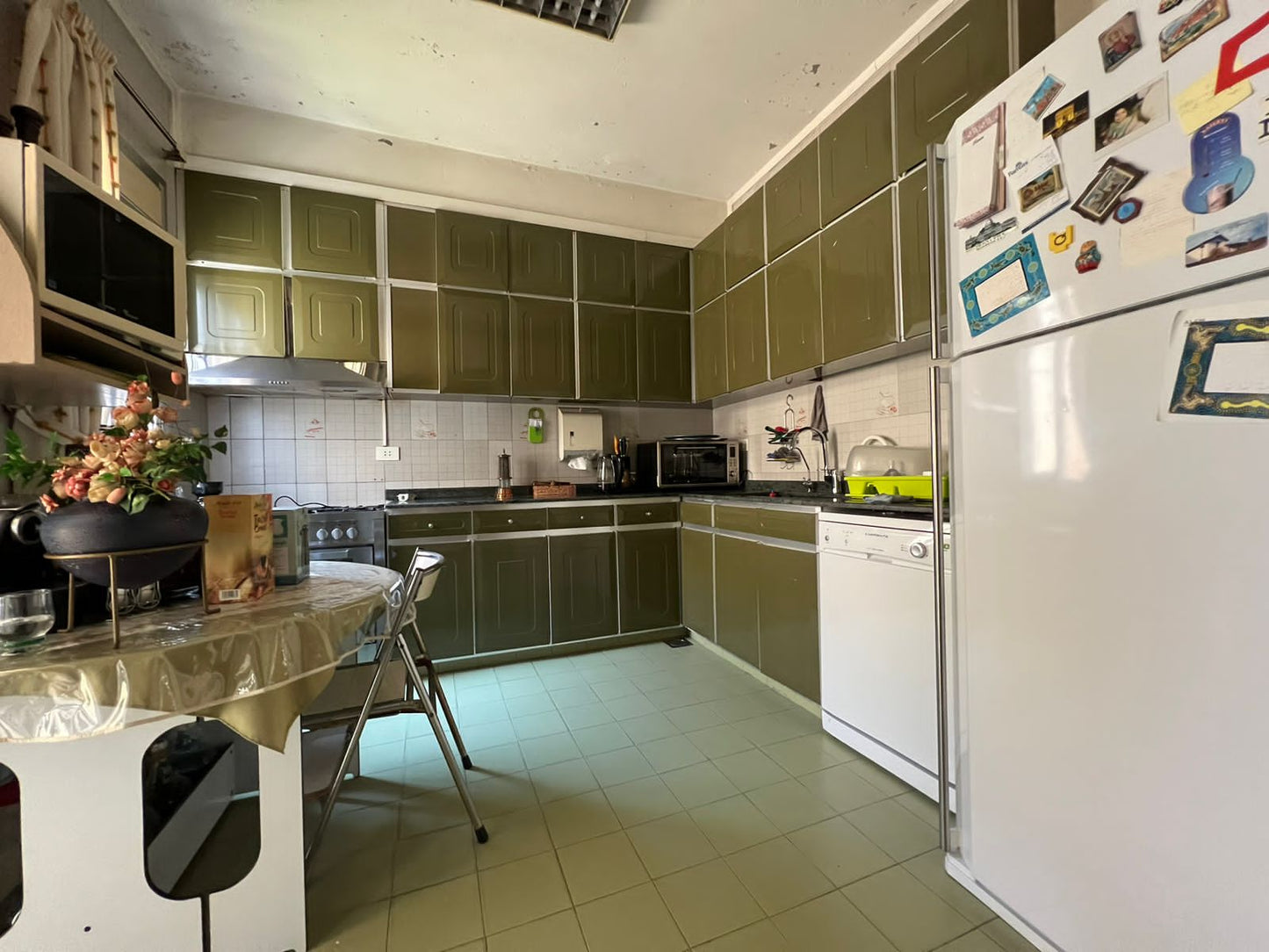 Apartment for sale in Ballouneh - شقة للبيع في بلونة