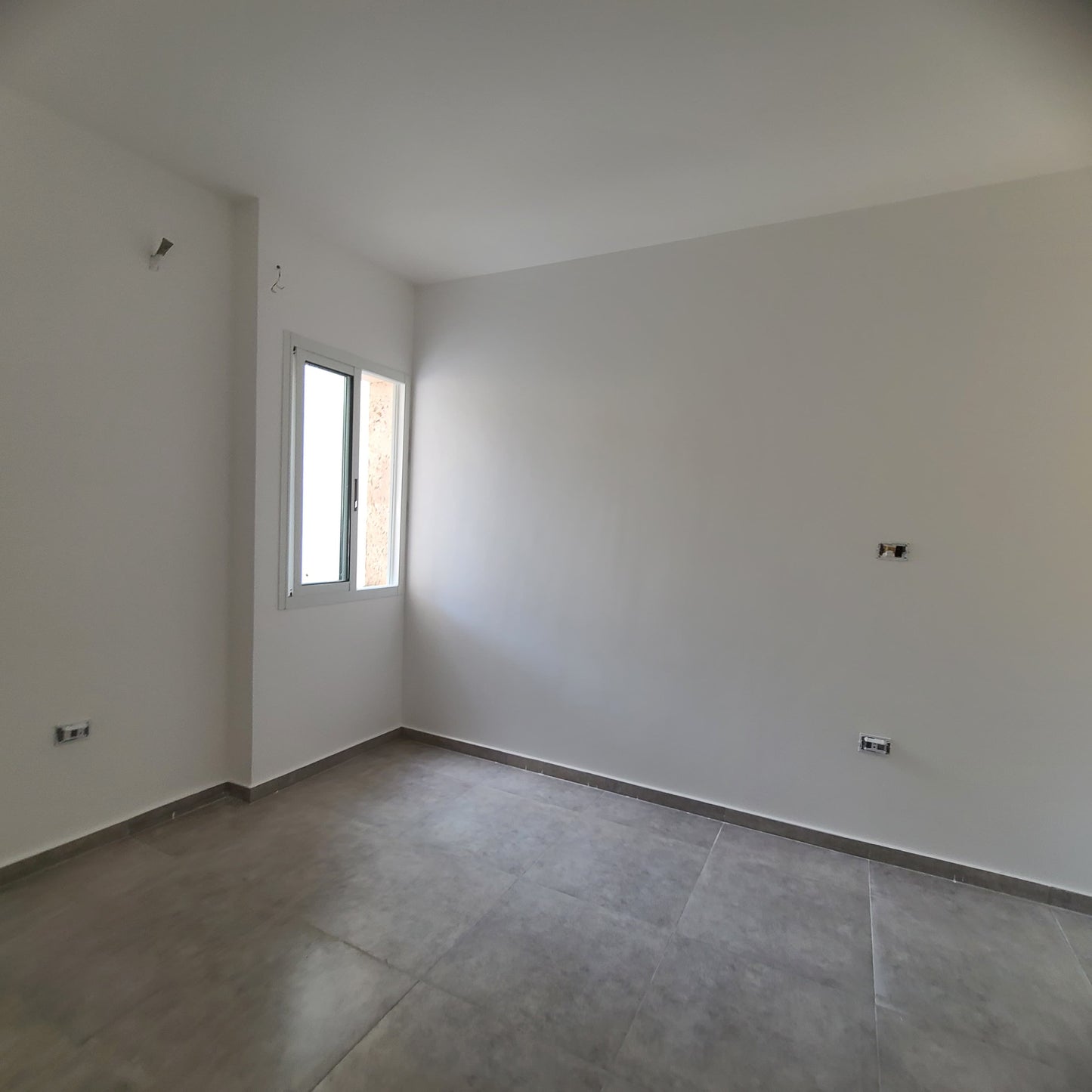 Apartment for sale in Hosrayel - شقة للبيع في حصرايل
