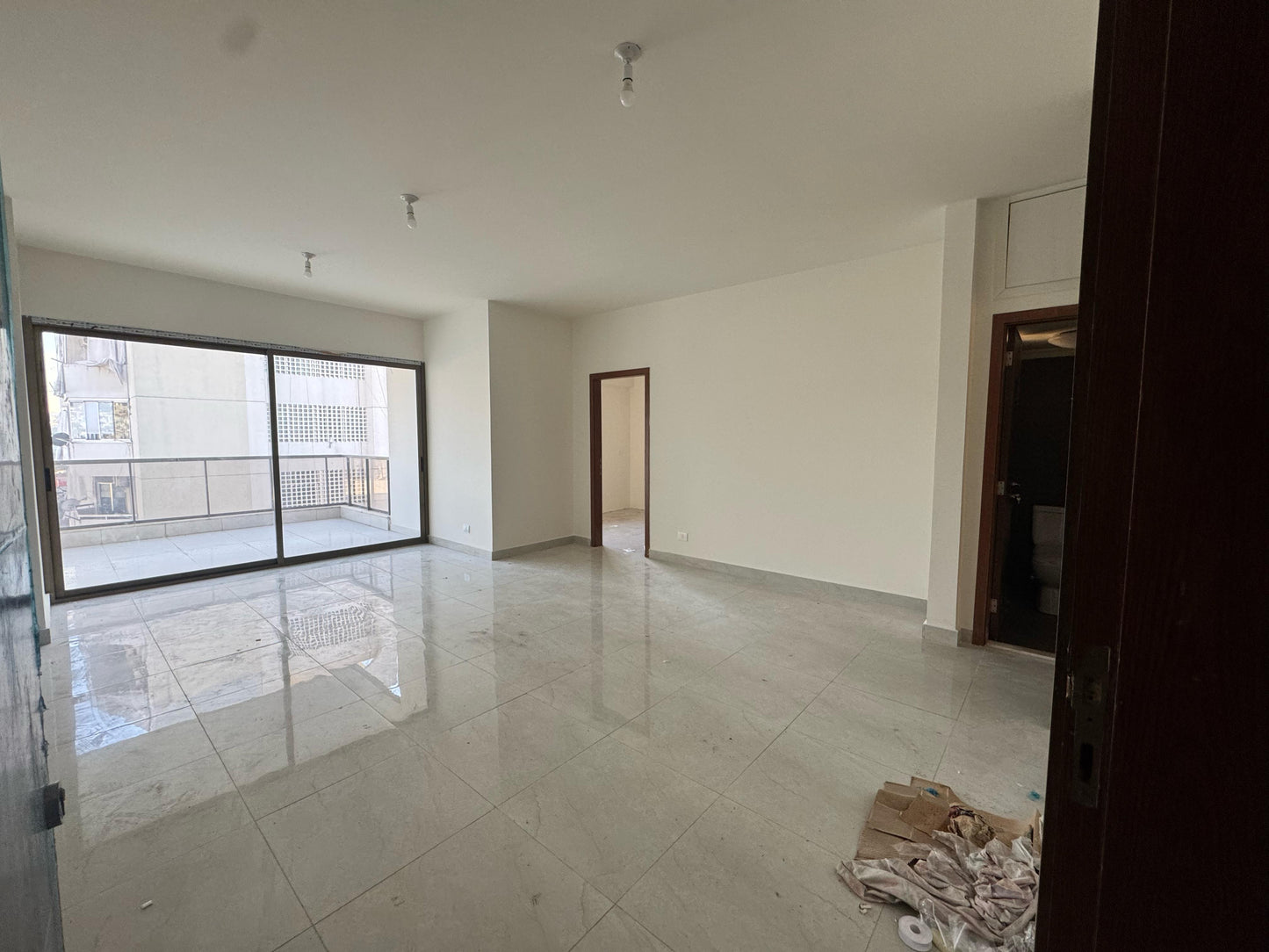 Apartment for sale in baouchriyeh - شقة للبيع في بوشريه