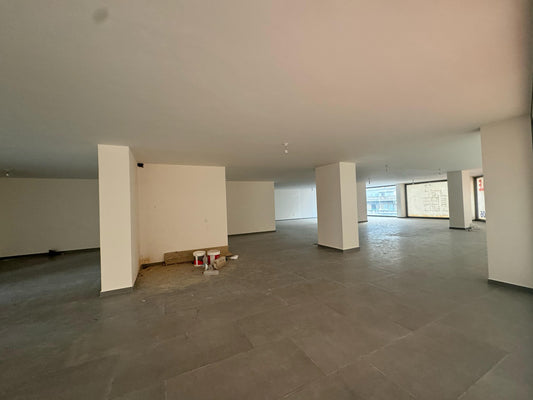 Show Room for rent in Zalka - معرض للايجار في زلقا