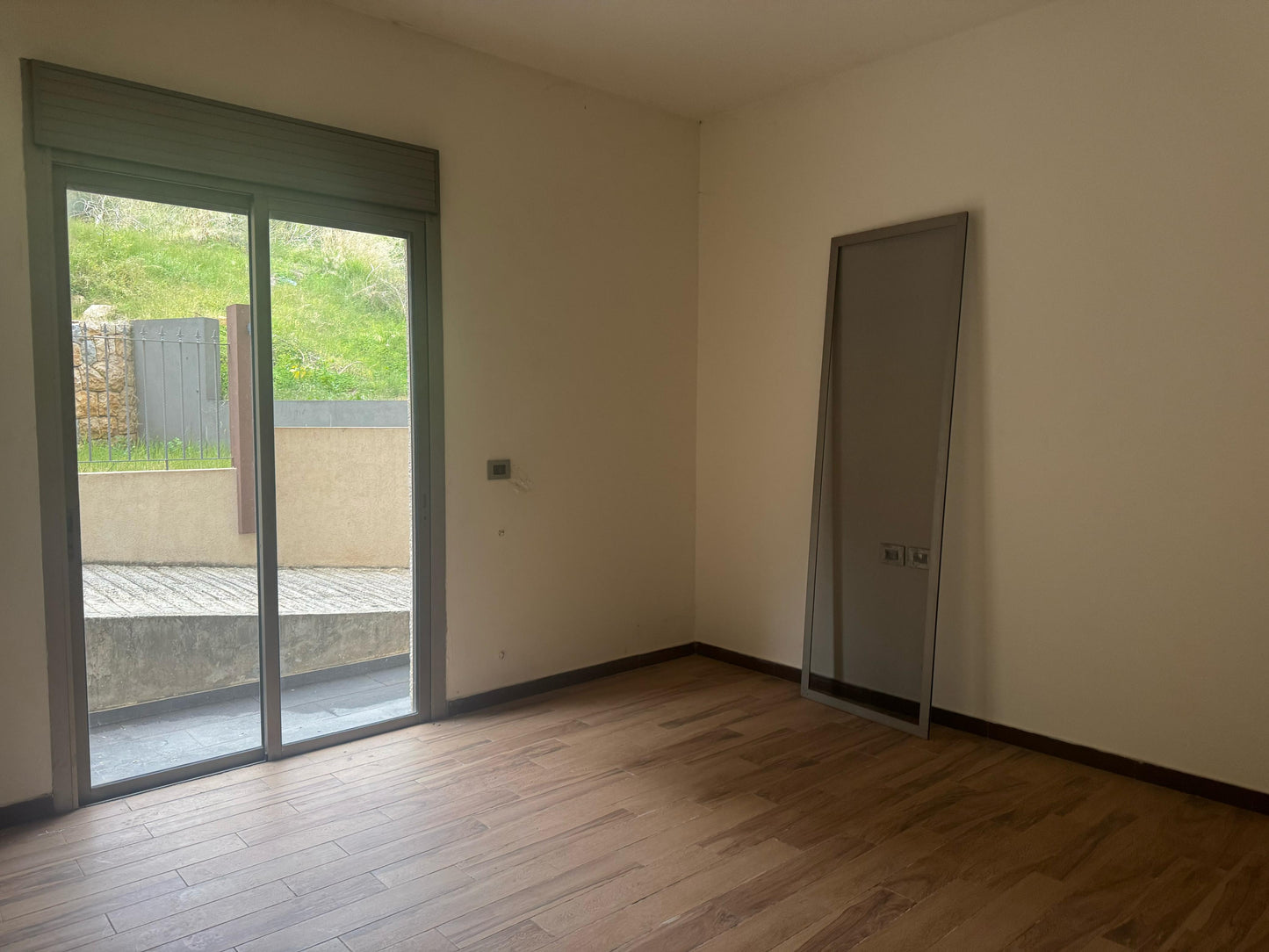 Apartment for sale in Bsalim - شقة للبيع في بساليم