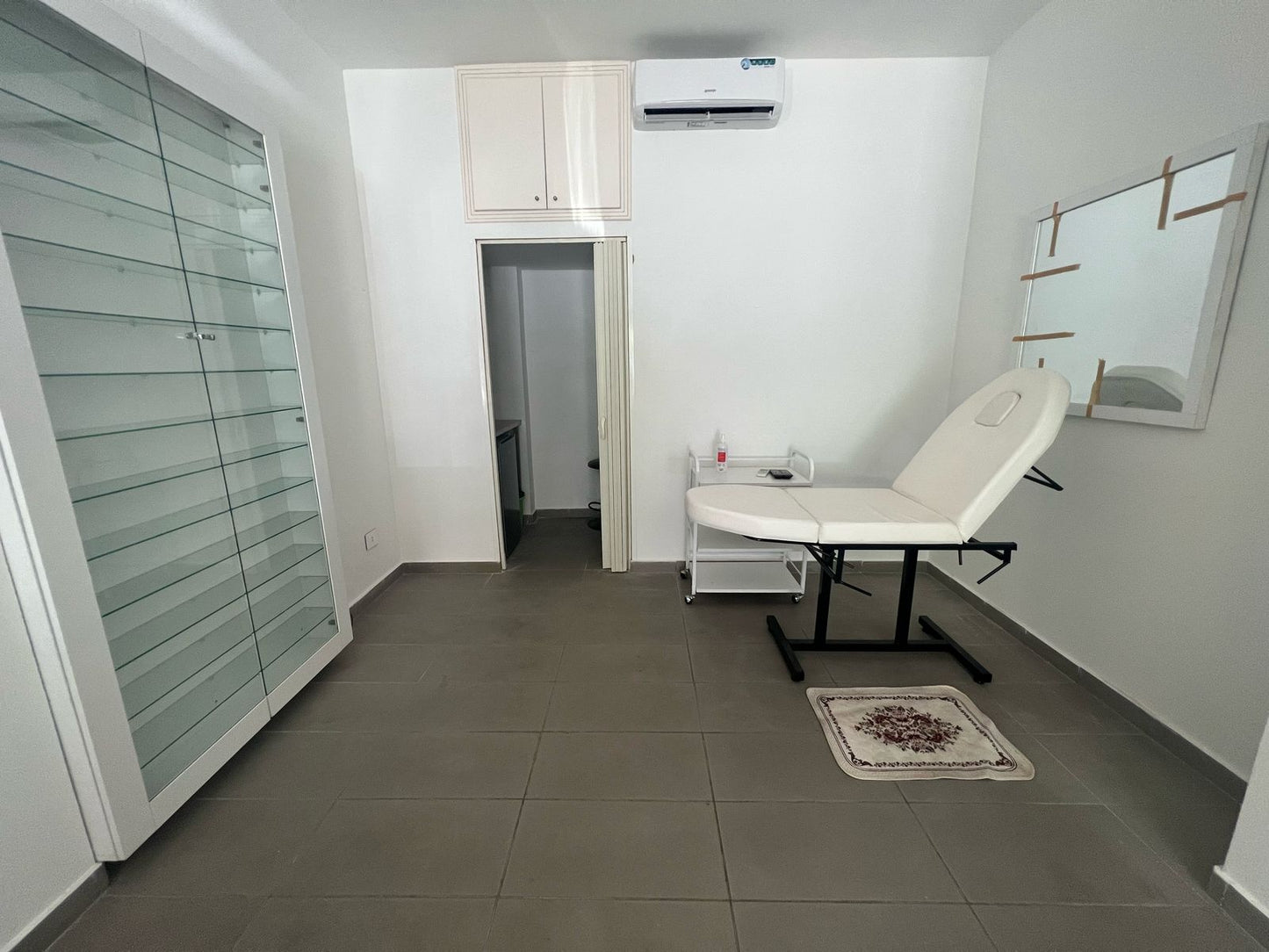 Shop for rent in Zouk Mikael - محل للإيجار في زوق مكايل