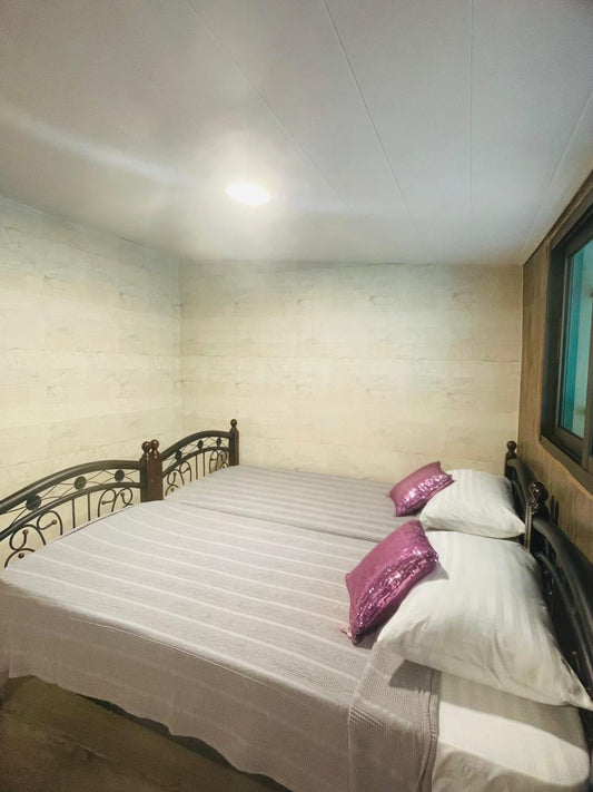 Land with an Old House in Chahtoul - أرض مع منزل قديم في شحتول