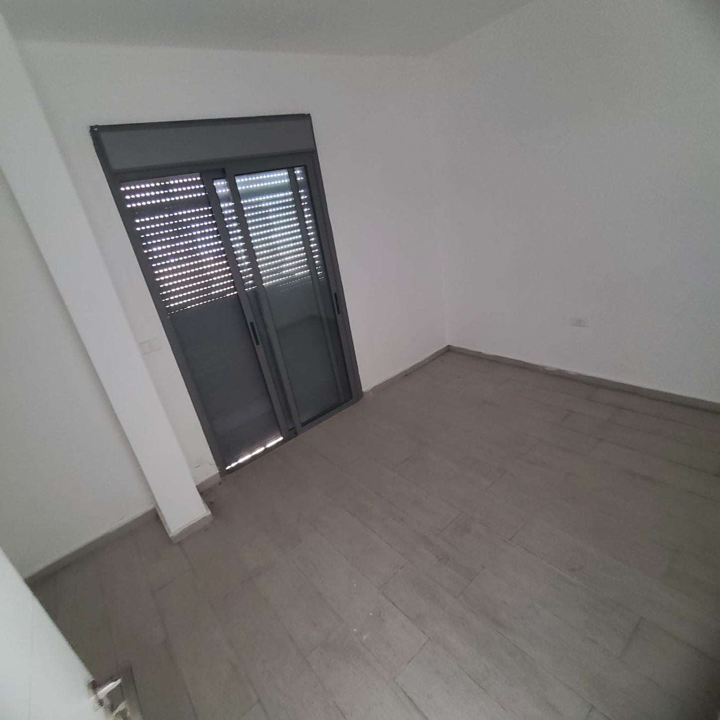 Apartment for sale in Amchit - شقة للبيع في عمشيت