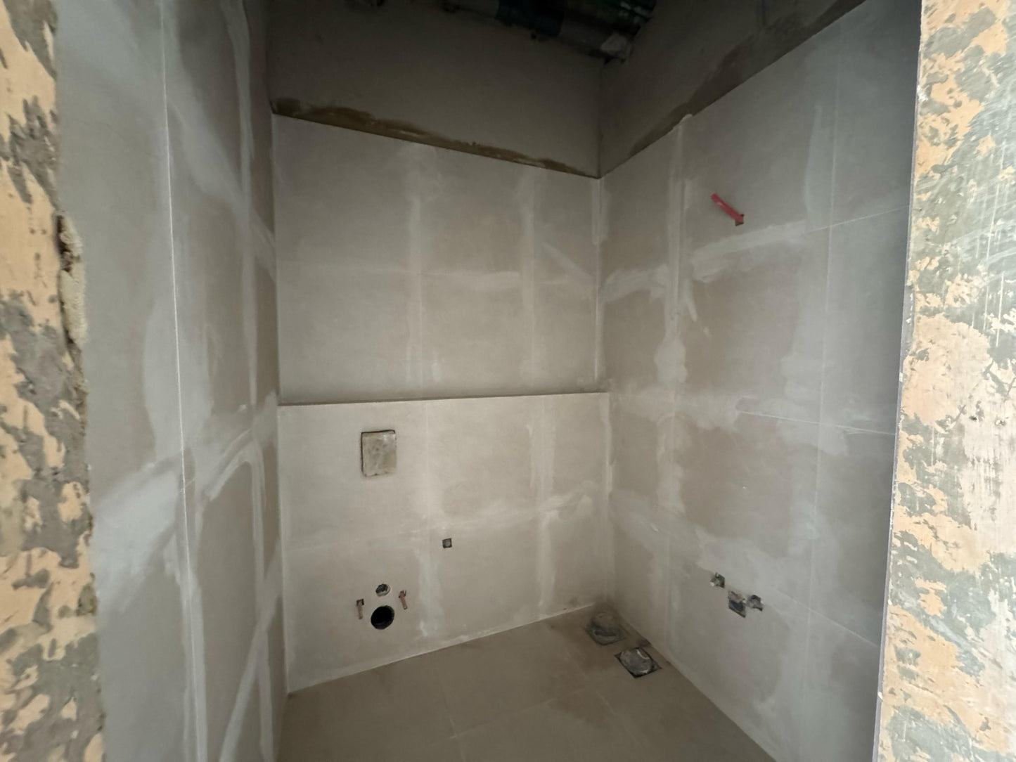 Apartment for sale in Tilal Ain Saadeh -شقة للبيع في تلال عين سعاده