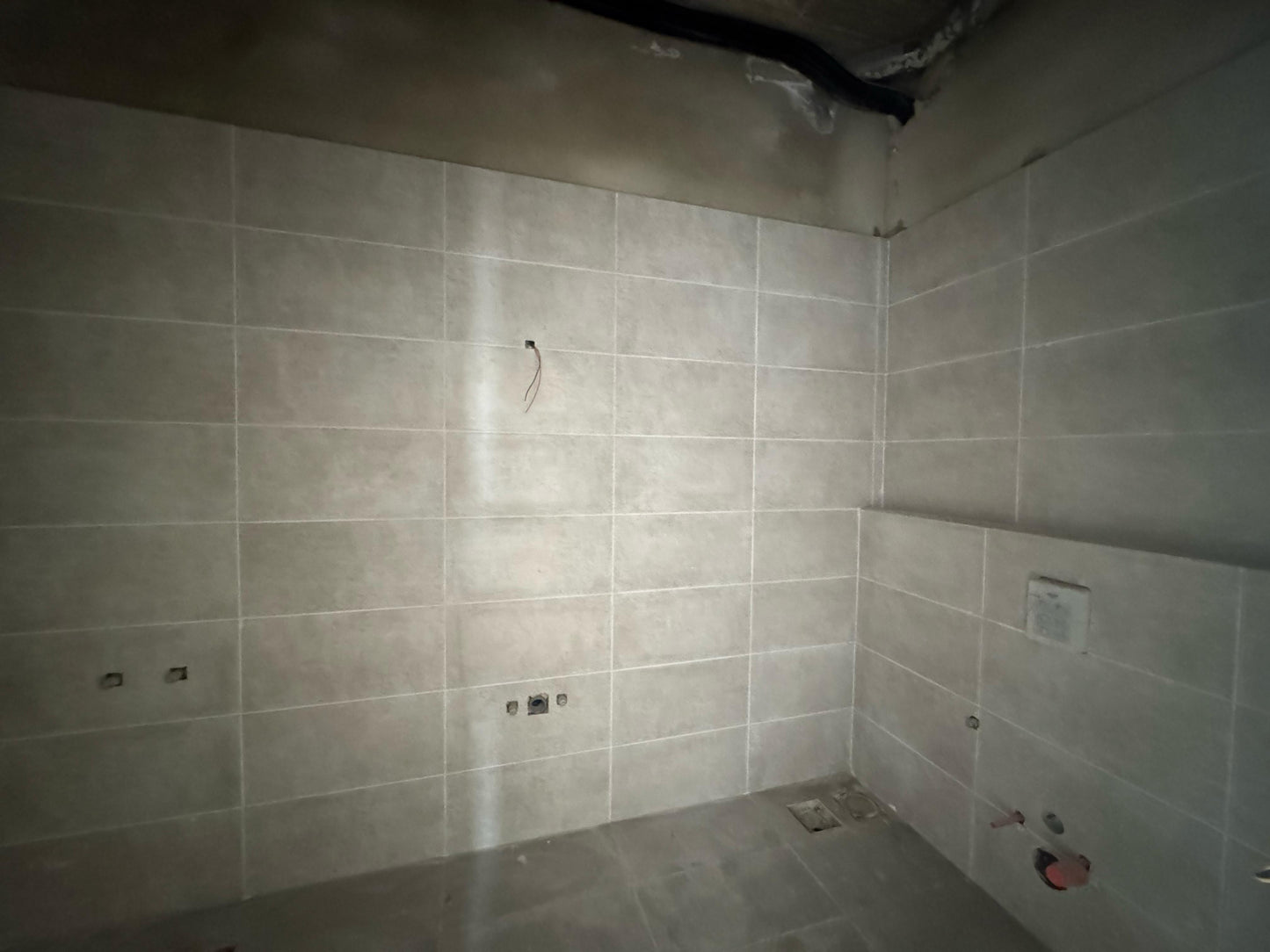 Apartment for sale in Tilal Ain Saadeh - شقة للبيع في تلال عين سعاده