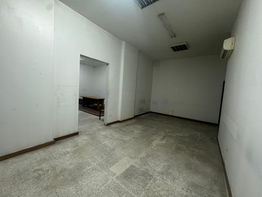 Store for rent in Jdeideh - محل للإيجار في الجديدة