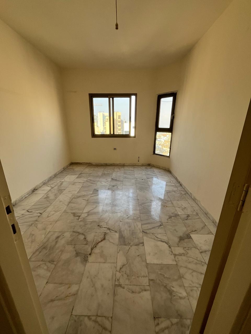 Apartment for sale in Beirut - شقة للبيع في بيروت