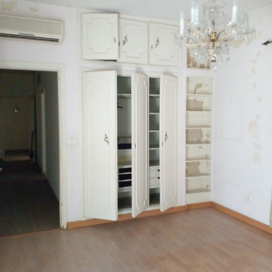 Apartment for sale in Msaytbeh - شقة للبيع في المصيطبة