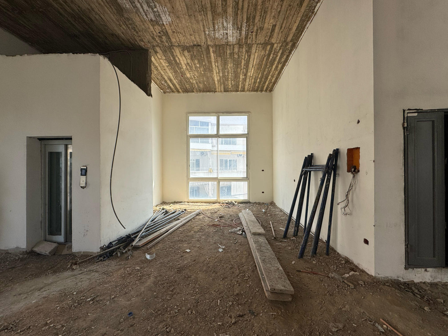 Showroom for rent in Sin El Fil - معرض للإيجار في سن الفيل