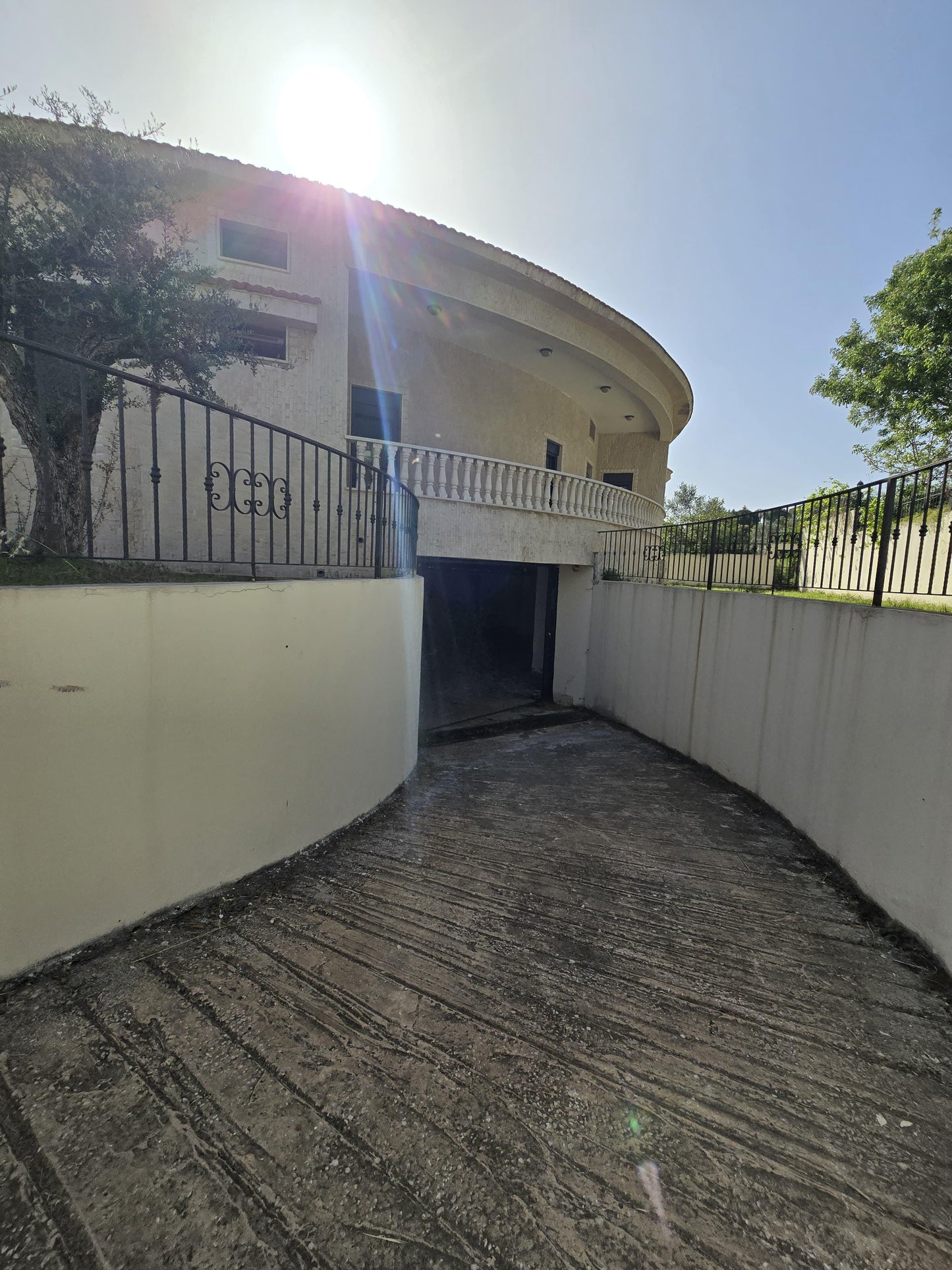 Villa for sale in Balamand - فيلا للبيع في البلمند