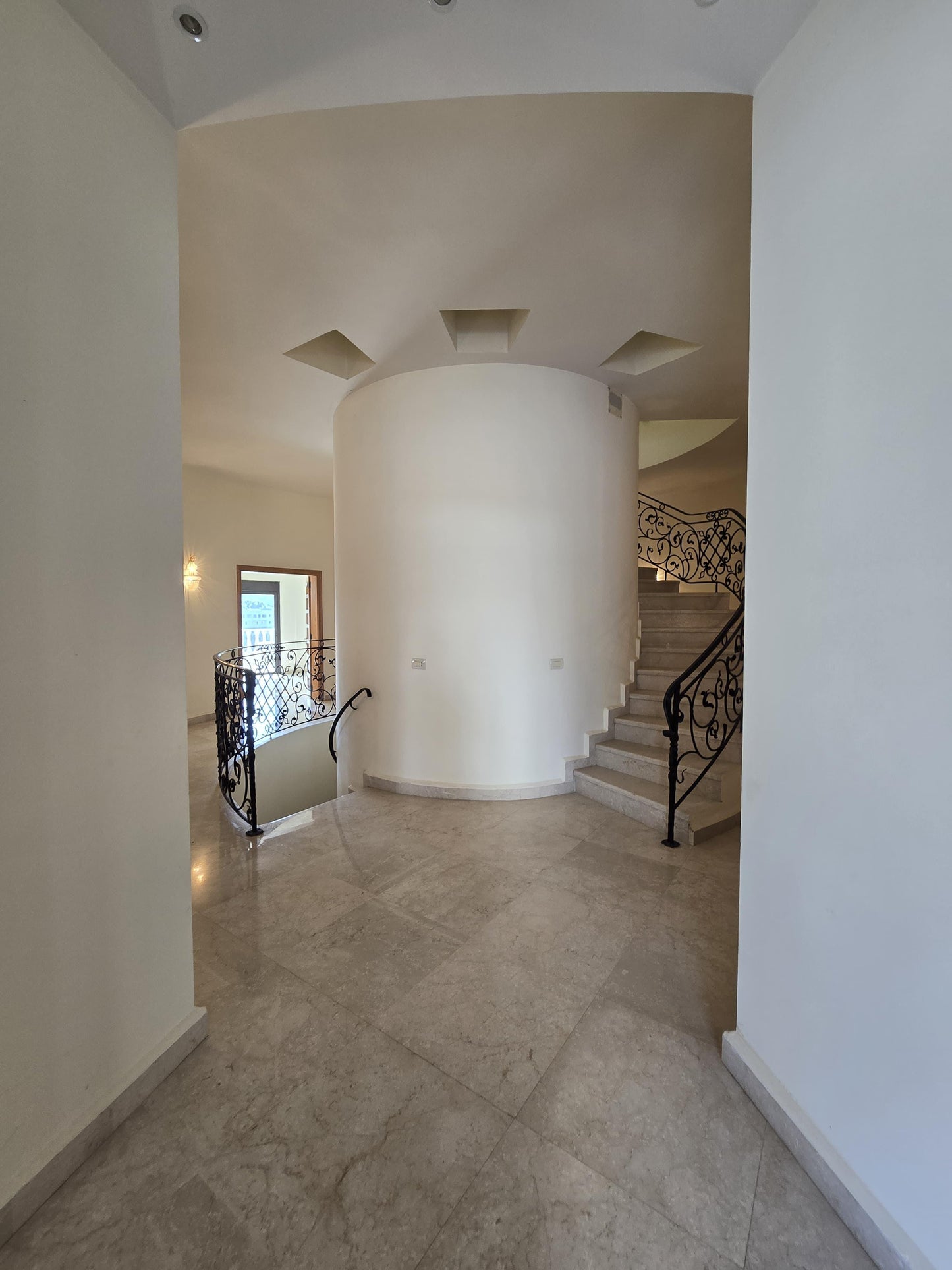 Villa for sale in Balamand - فيلا للبيع في البلمند