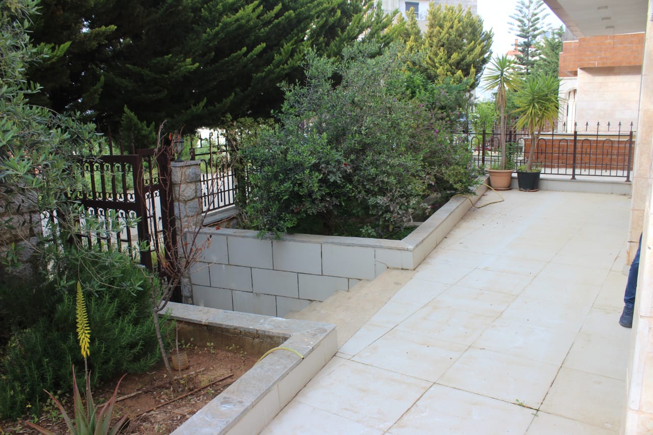 Villa for rent in Ain Aar - فيلا للإيجار في عين عار