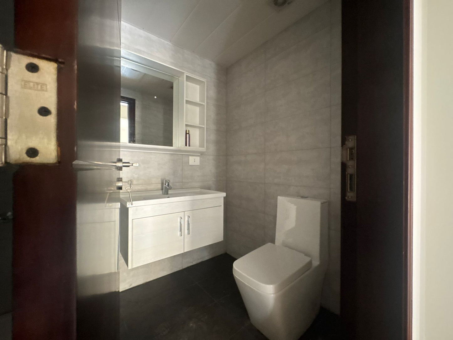 Apartment for sale in Bsalim - شقة للبيع في بصاليم