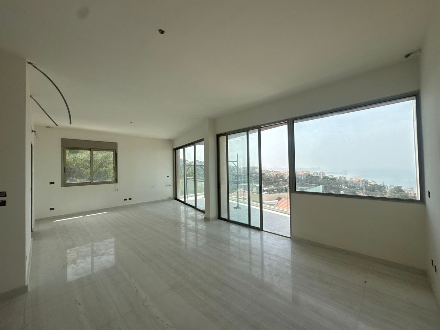 Apartment for sale in Bsalim - شقة للبيع في بصاليم