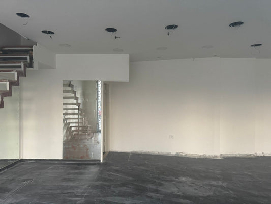 Store for rent in Jdeideh - محل للإيجار في الجديدة