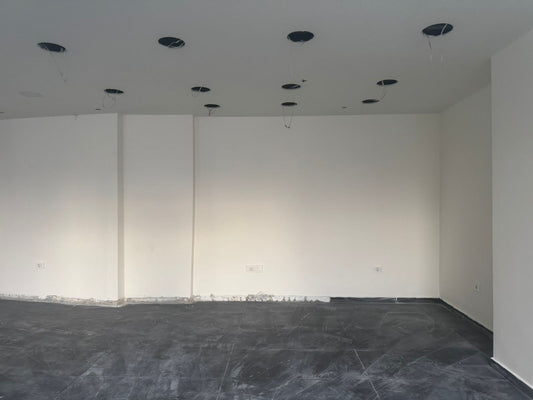 Store for rent in Jdeideh - محل للإيجار في الجديدة