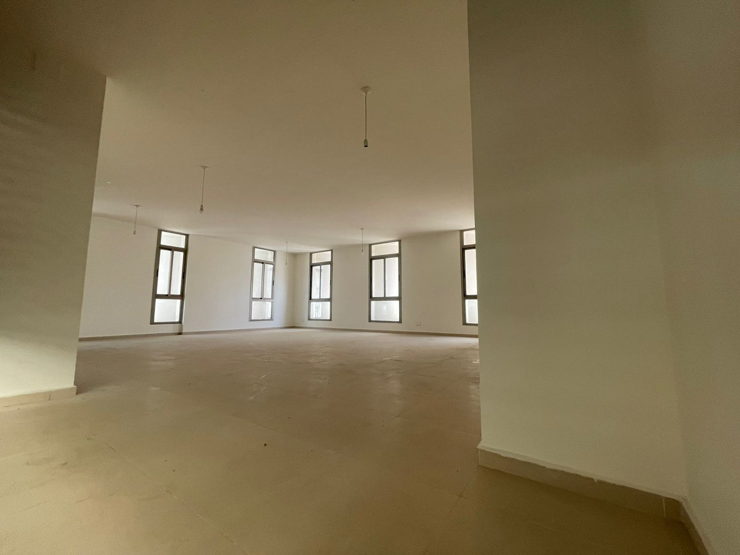 Office for sale in Amchit - مكتب للبيع في عمشيت