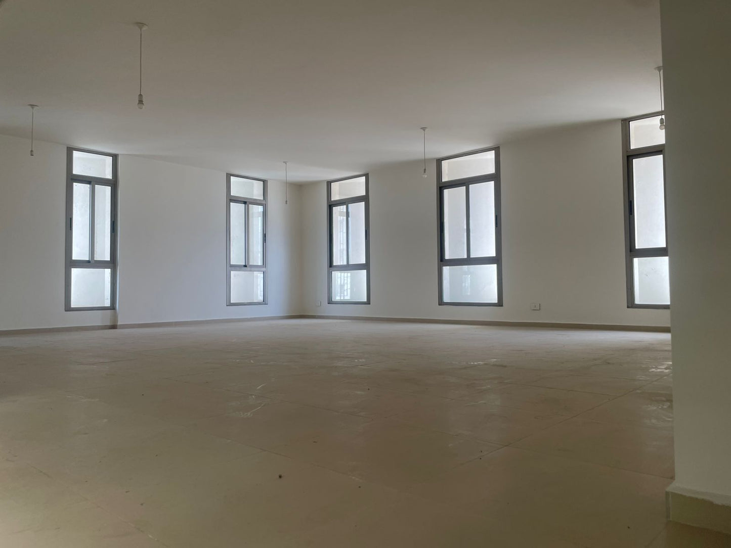 Office for sale in Amchit - مكتب للبيع في عمشيت