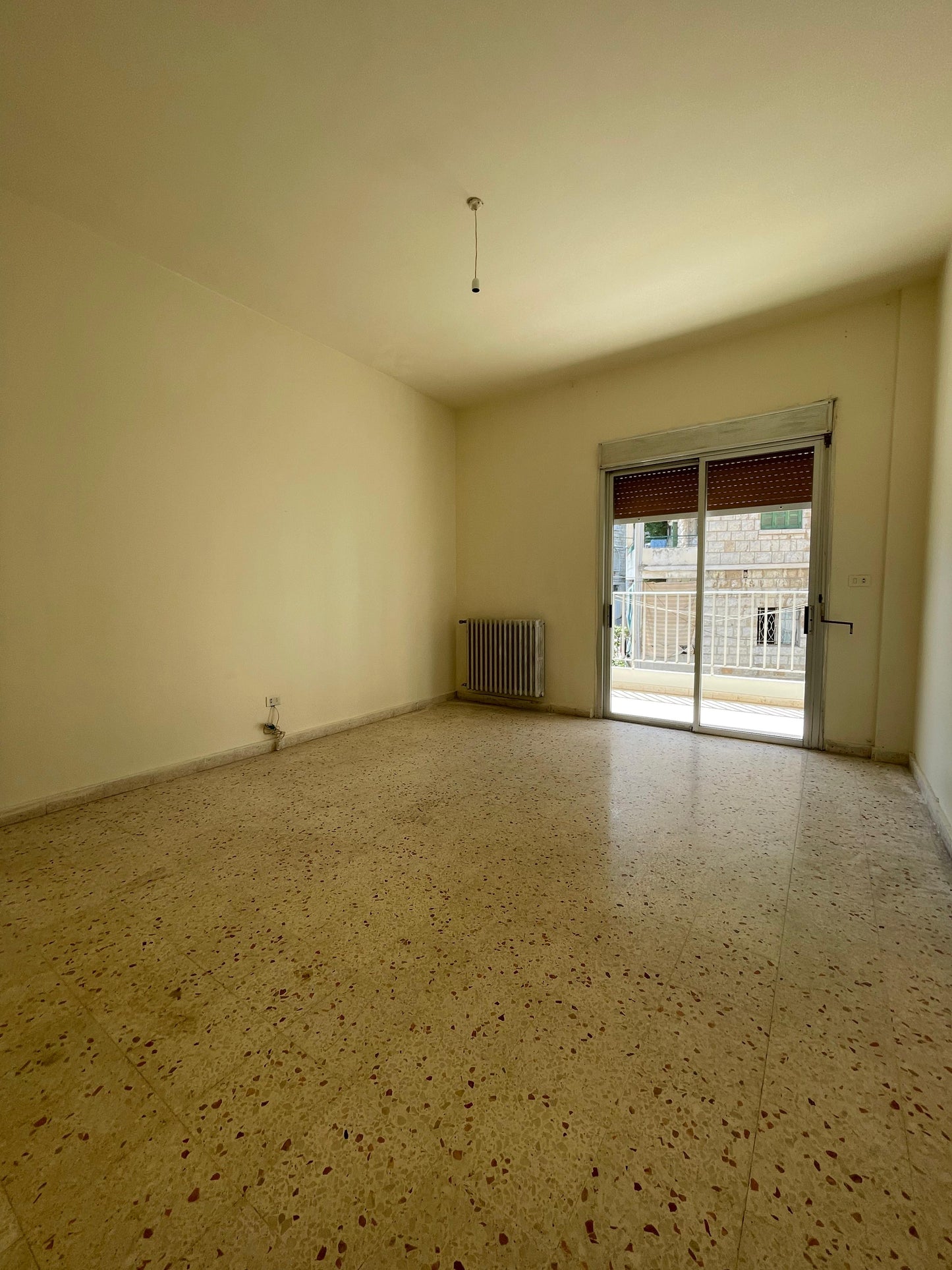 Apartment for rent in Rayfoun - شقة للإيجار في ريفون
