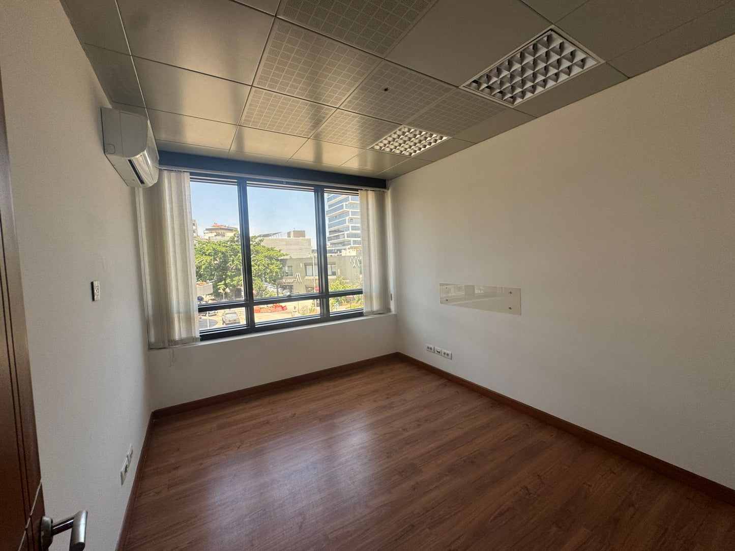 Office for rent in Dekweneh - مكتب للإيجار في الدكوانة
