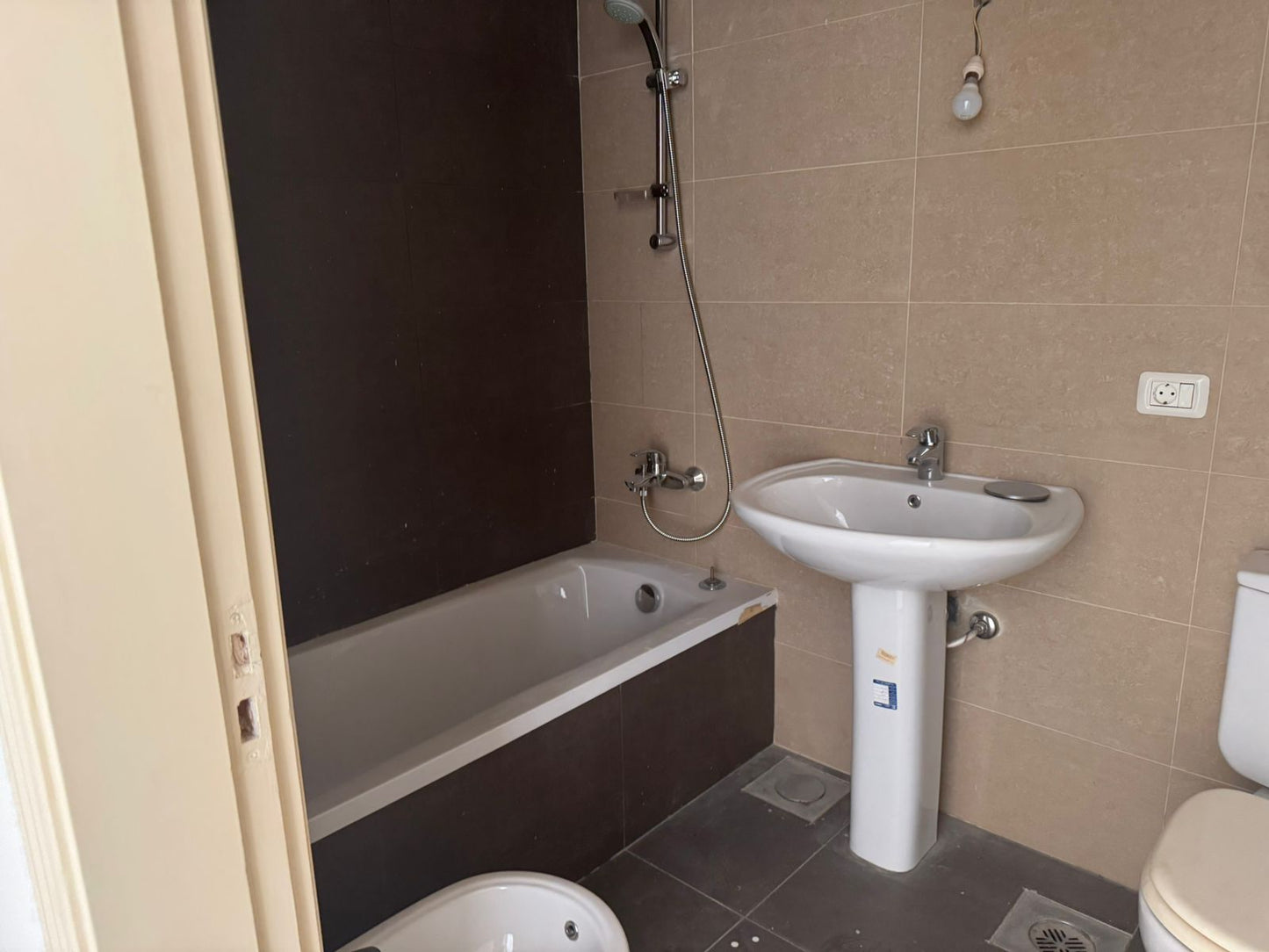 Apartment for sale in Monteverde - شقة للبيع في مونتيفيردي