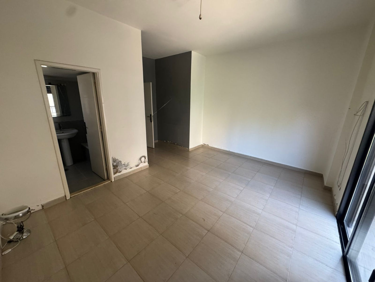 Apartment for sale in Dekweneh - شقة للبيع في الدكوانة