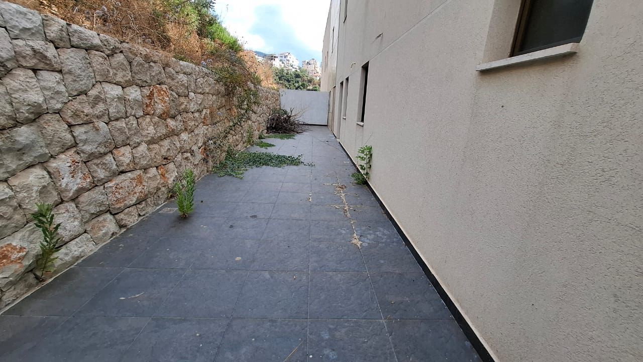 Apartment for sale in Okaibe - شقة للبيع في العقيبة