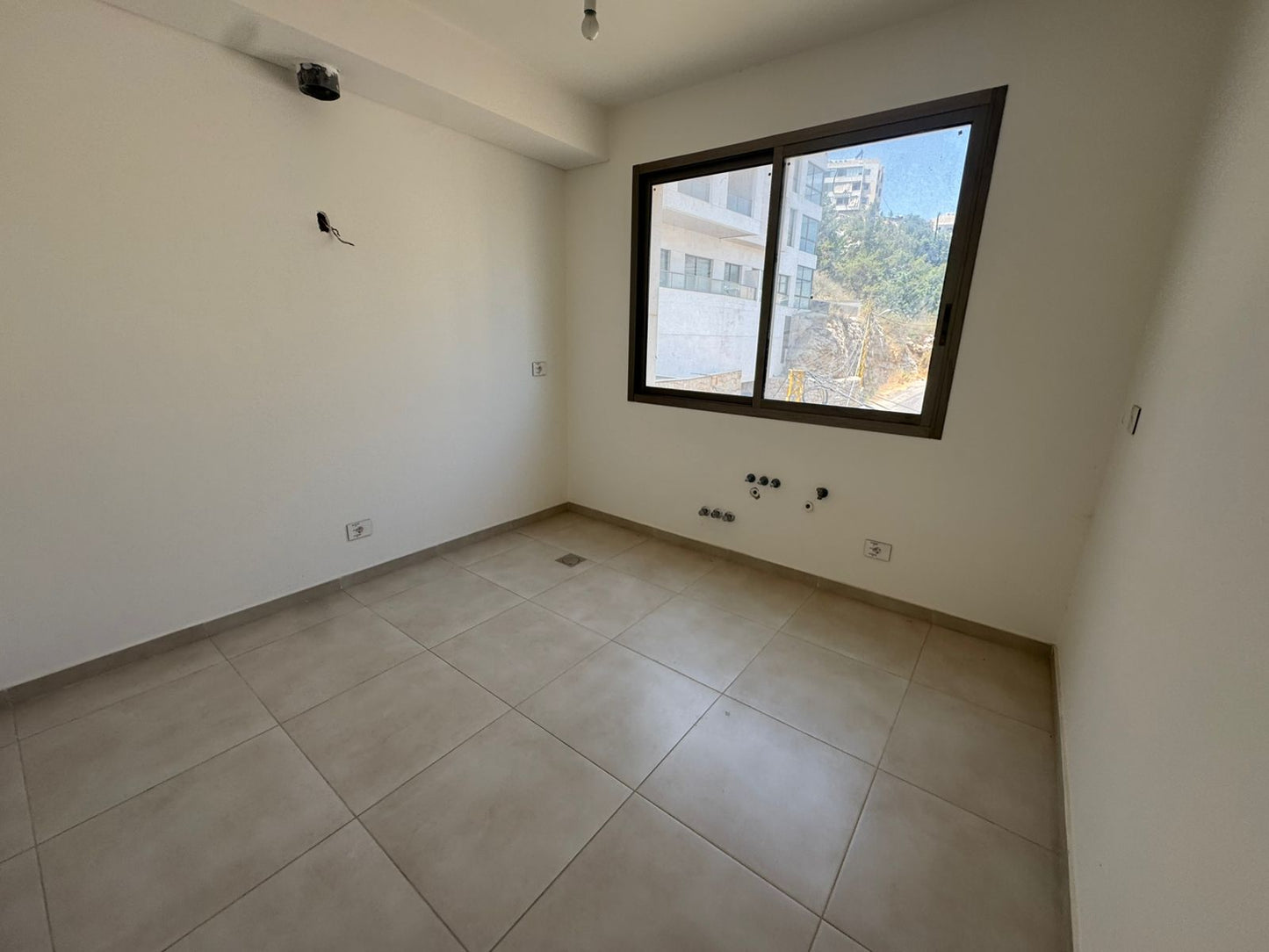 Apartment for sale in Bsalim - شقة للبيع في بصاليم