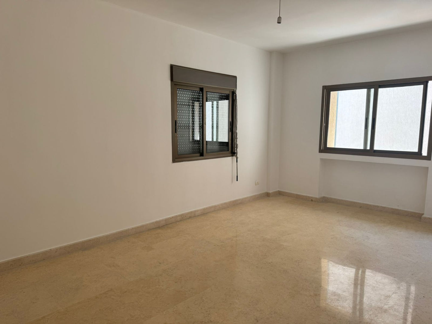 Apartment for sale in Dekweneh - شقة للبيع في دكوانة