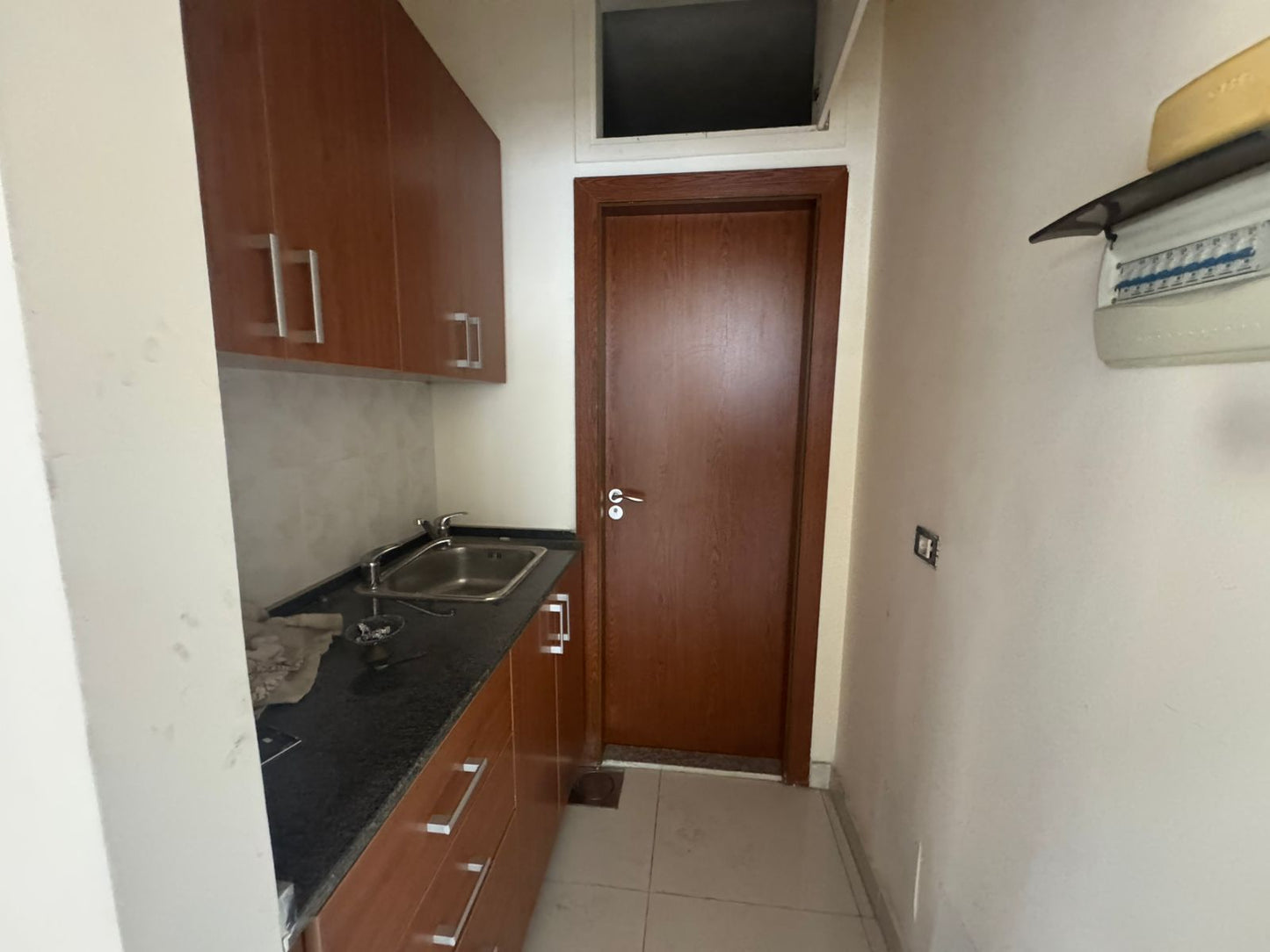 Office for rent in Jdeideh - مكتب للإيجار في الجديدة
