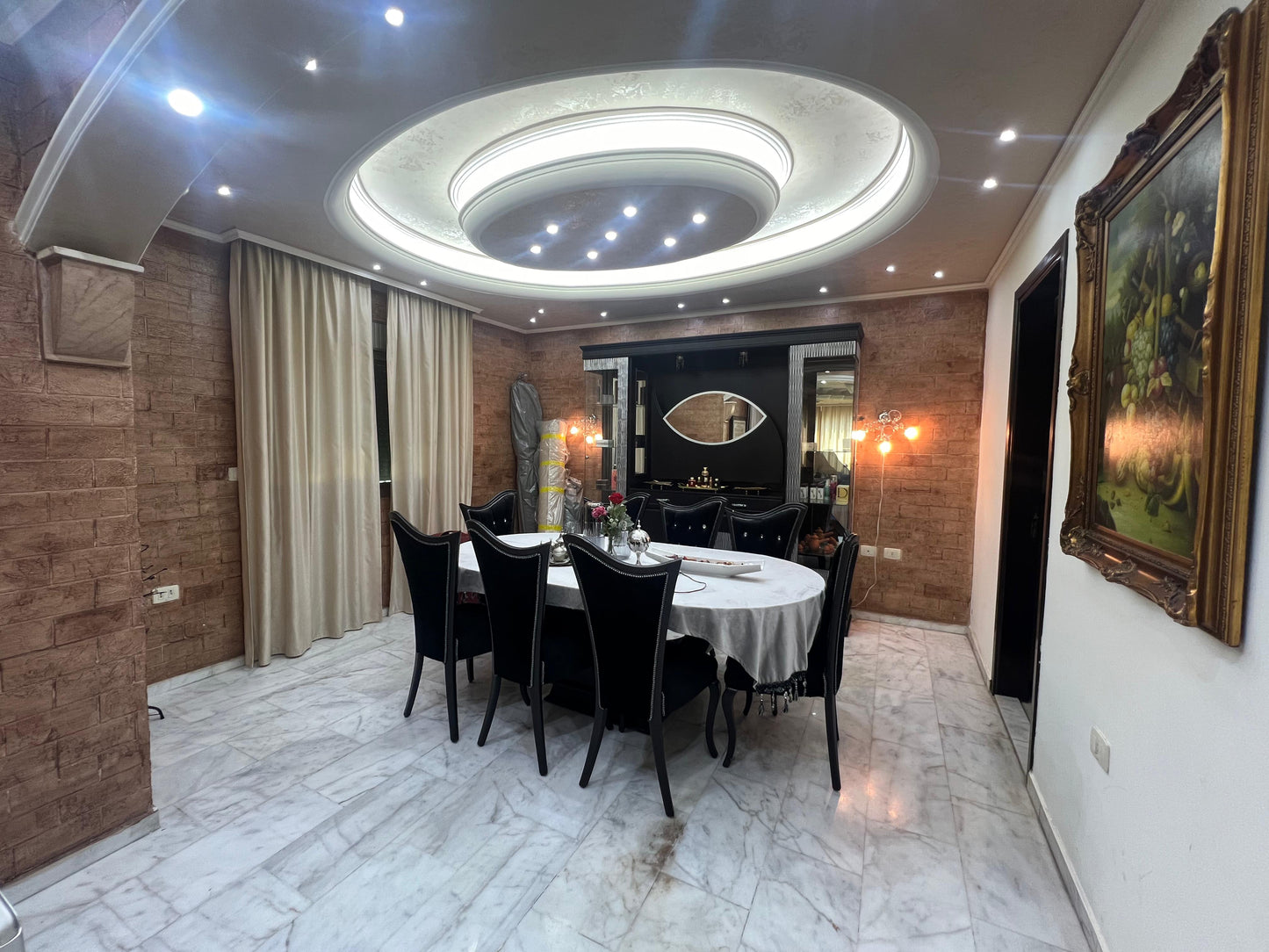 Apartment for sale in Beirut - شقة للبيع في بيروت