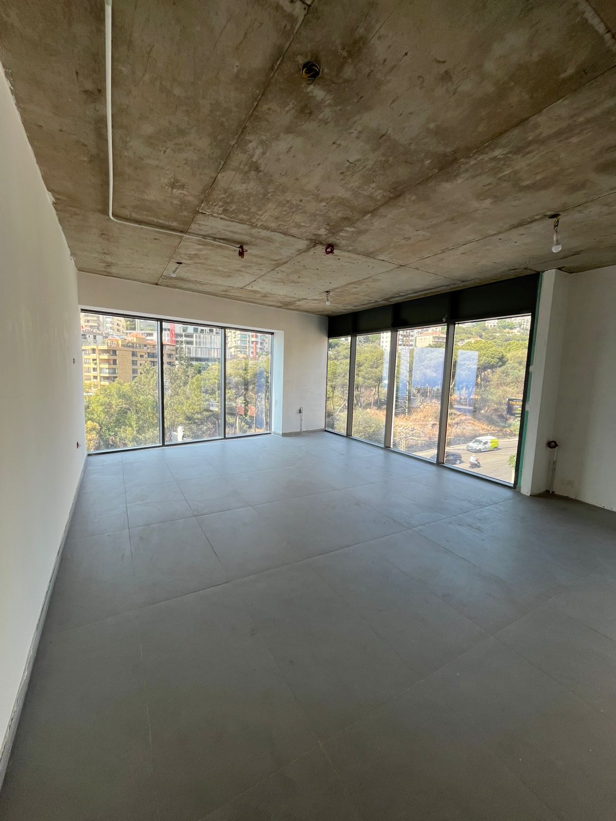 Office for rent in Antelias - مكتب للإيجار في أنطلياس