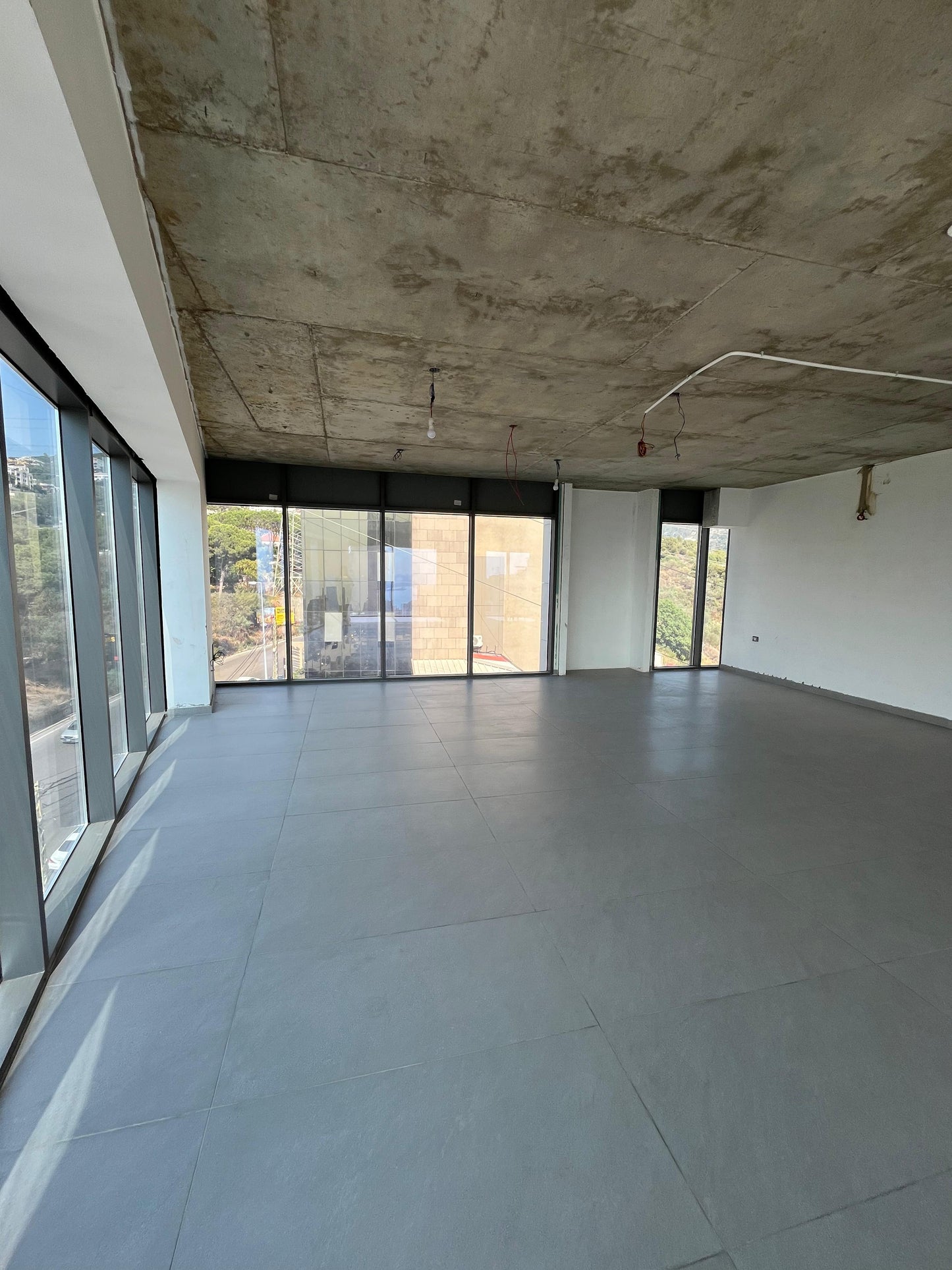 Office for rent in Antelias - مكتب للإيجار في أنطلياس