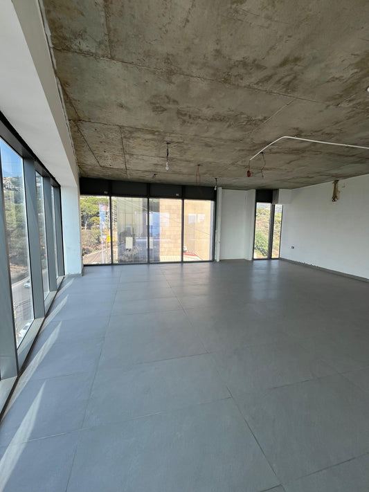 Office for rent in Antelias - مكتب للإيجار في أنطلياس