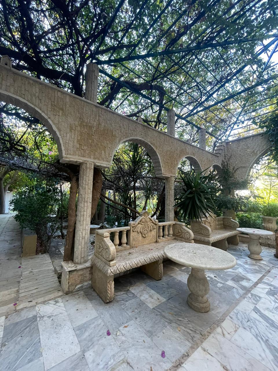 Luxury Villa for sale in Aramoun - فيلا فاخرة للبيع في عرمون