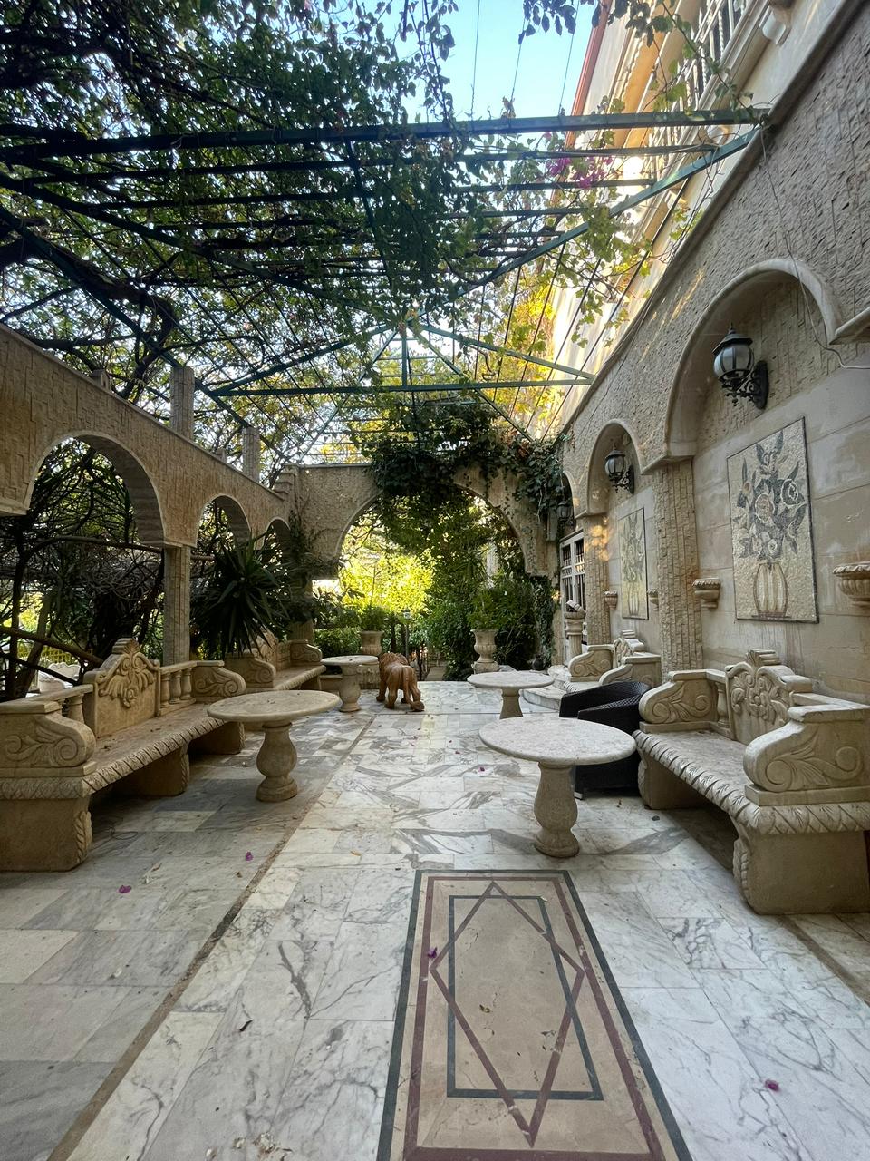 Luxury Villa for sale in Aramoun - فيلا فاخرة للبيع في عرمون