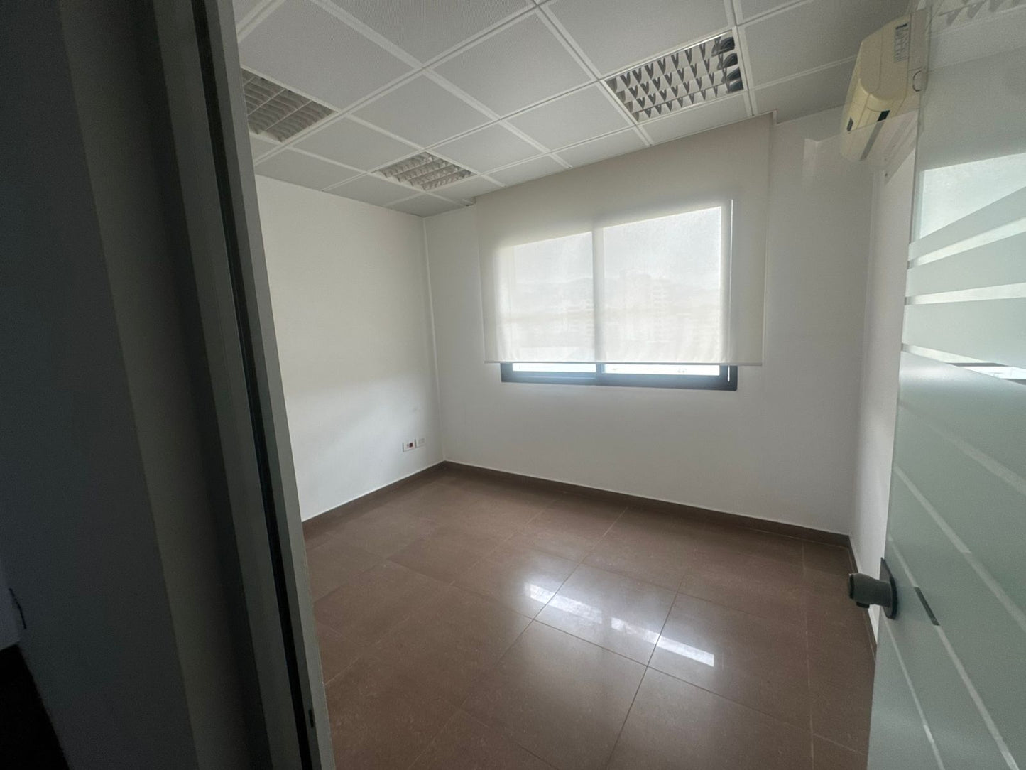 Office for rent in Dbayeh - مكتب للإيجار في ضبية