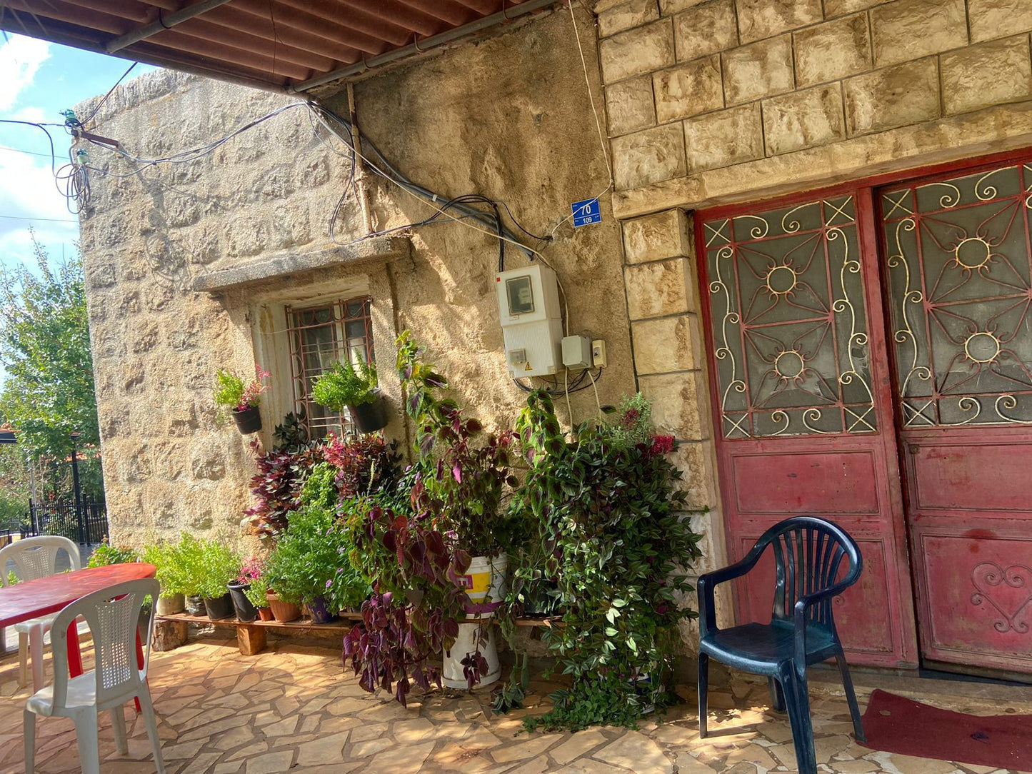 Old House for sale in Batroun - منزل قديم للبيع في البترون