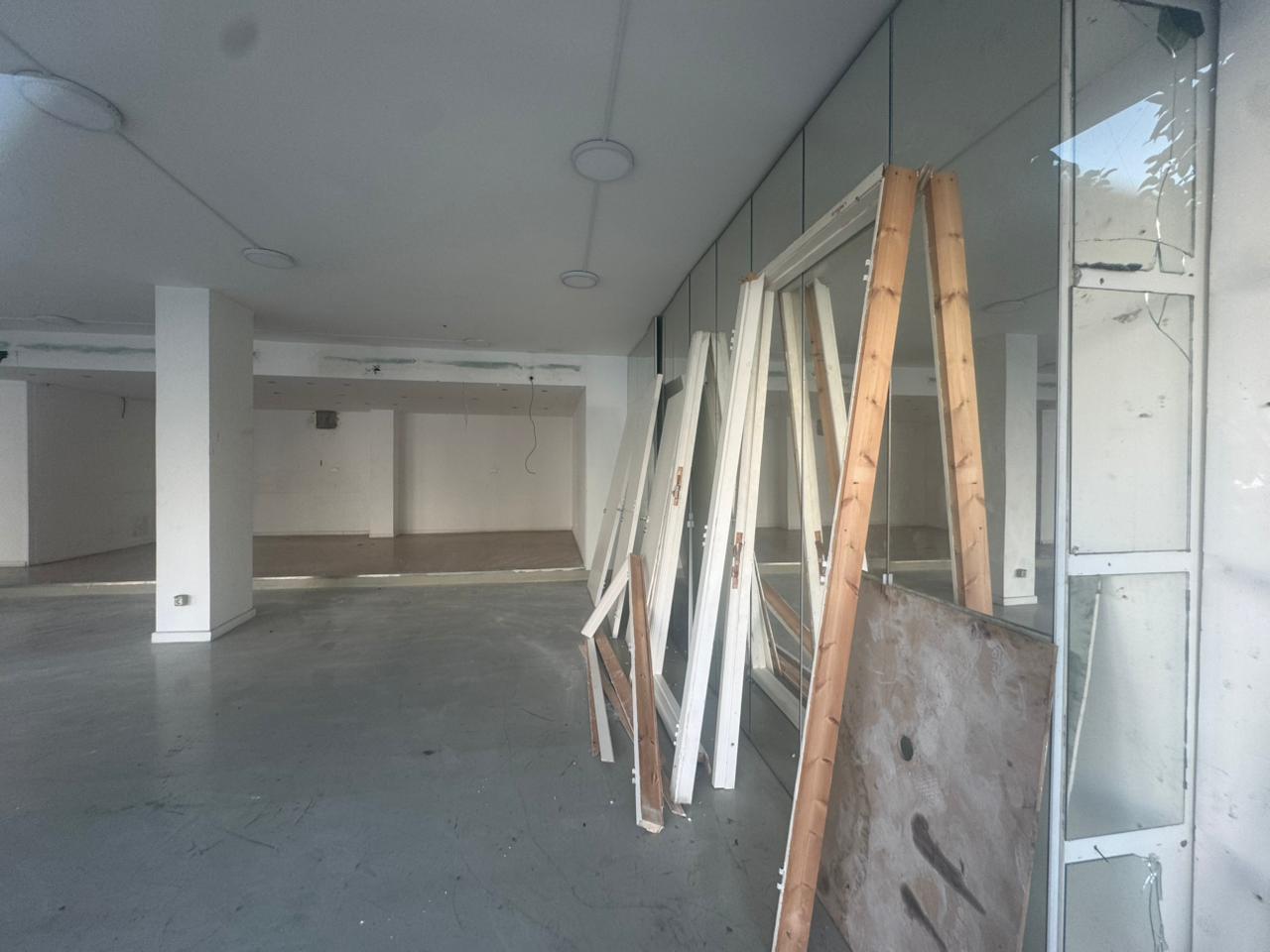 Shop for rent in Jdeideh - محل للإيجار في الجديدة