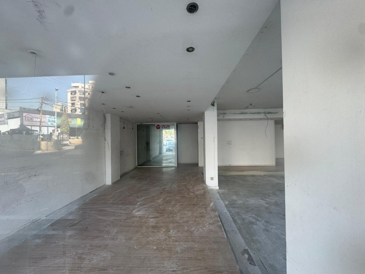 Shop for rent in Jdeideh - محل للإيجار في الجديدة