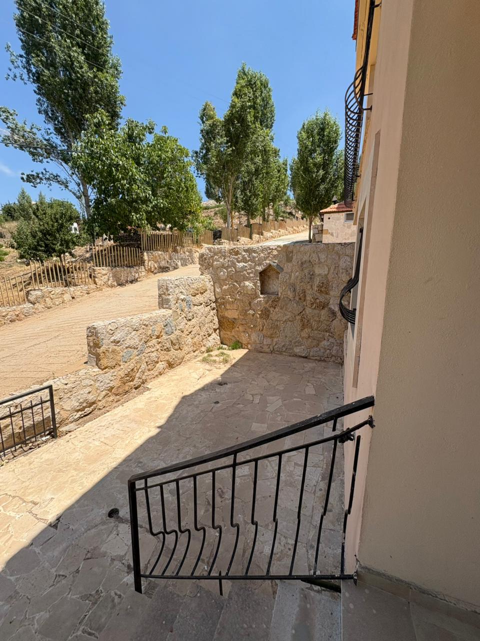 Compound for sale in Laklouk - مجمع للبيع في اللقلوق