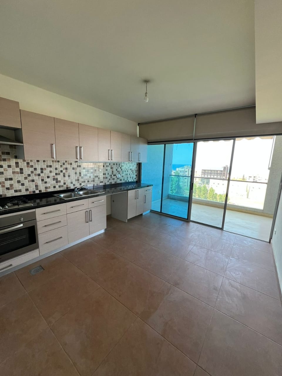 Apartment for rent in Jbeil - شقة للإيجار في جبيل GM114RA