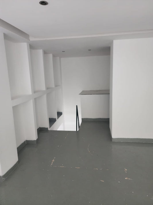 Shop for sale in Sin El Fil - محل للبيع في سن الفيل GM307R