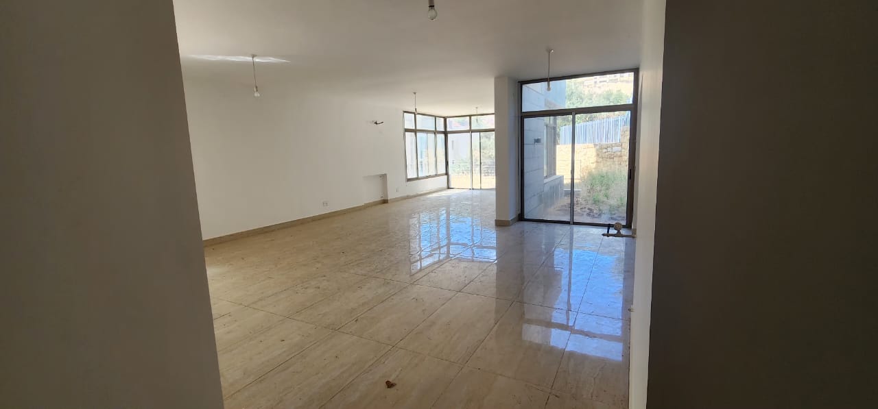 Apartment for sale in Aylout-Mansourieh - شقة للبيع في عيلوت-المنصورية GM108AJ