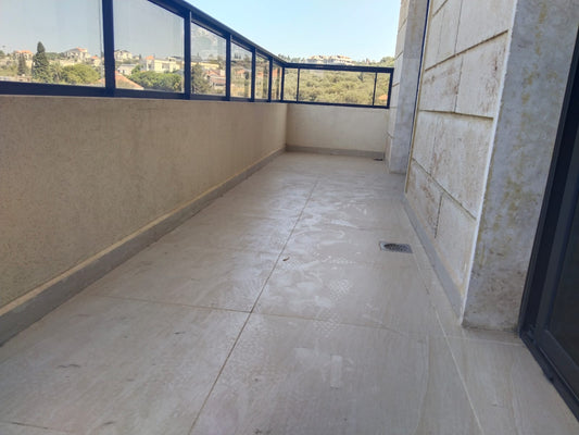 Apartment for sale in Amchit - شقة للبيع في عمشيت GM104EC