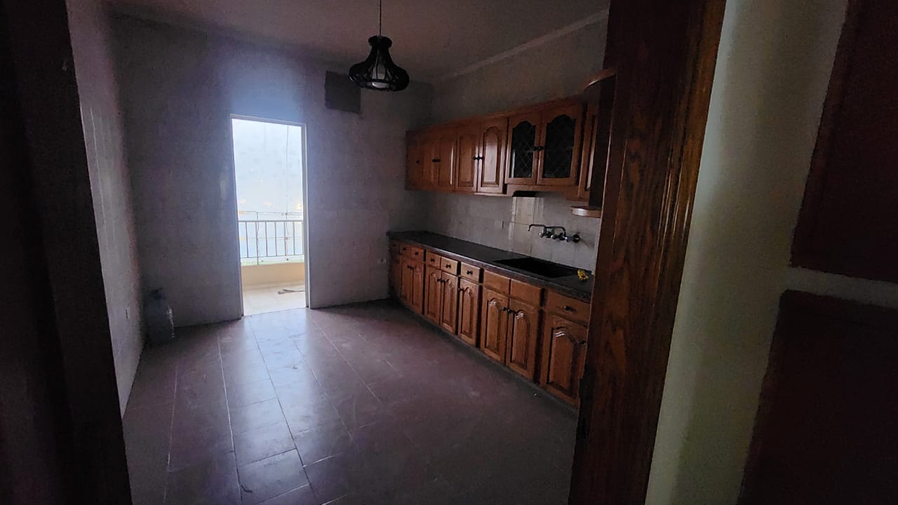 Apartment for rent in Jbeil - شقة للإيجار في جبيل GM122RA