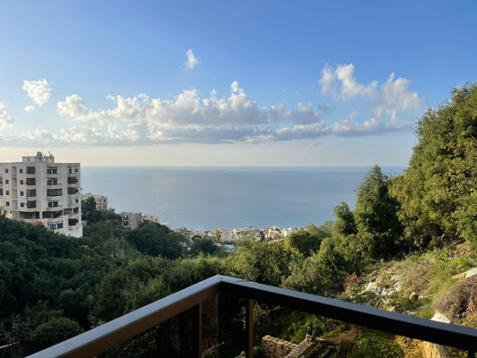 Apartment for sale in Halat - شقة للبيع في حالات GM124RA