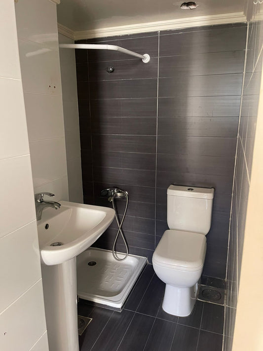 Apartment for sale in Halat - شقة للبيع في حالات GM124RA