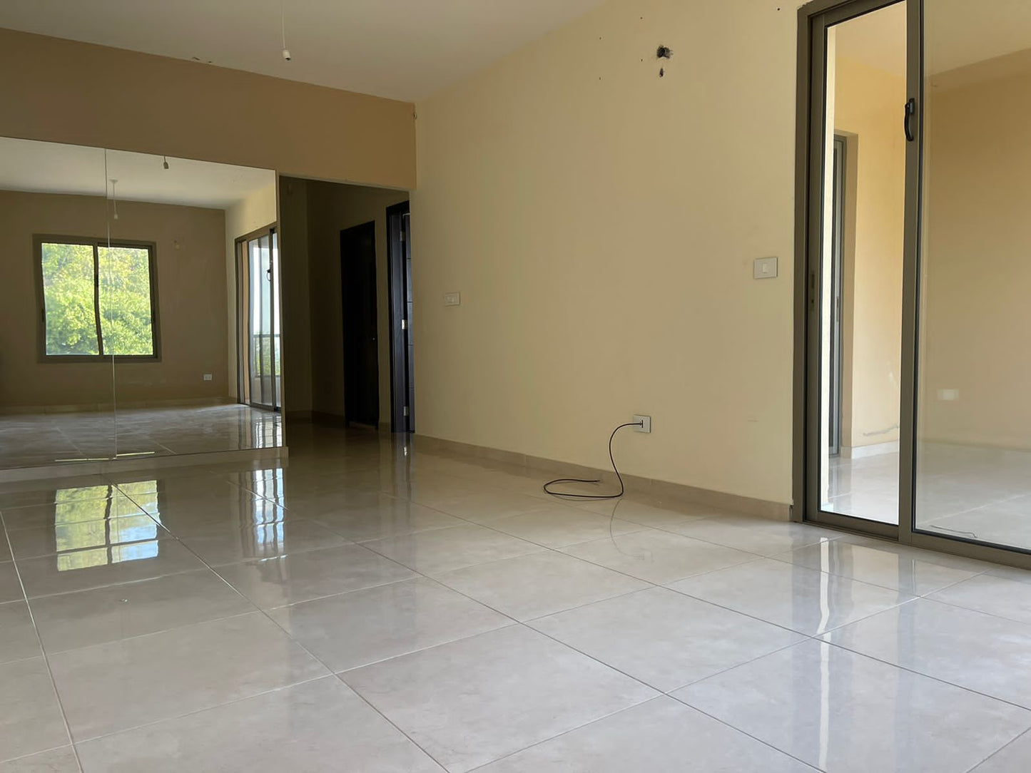 Apartment for sale in Halat - شقة للبيع في حالات GM124RA